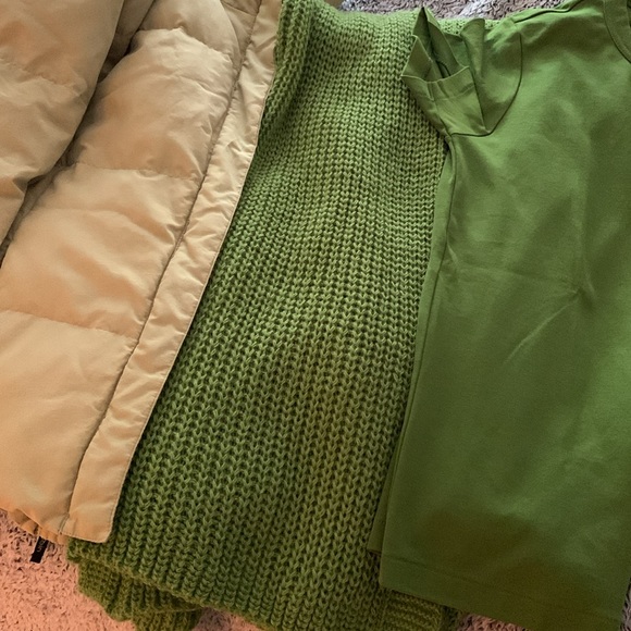 UNIQLO women t shirt green short sleeve - Picture 5 of 5
